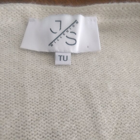 Beautiful and Soft Ivory Pull with Blue Stripes and Gold Hearts - Picture 6 of 7